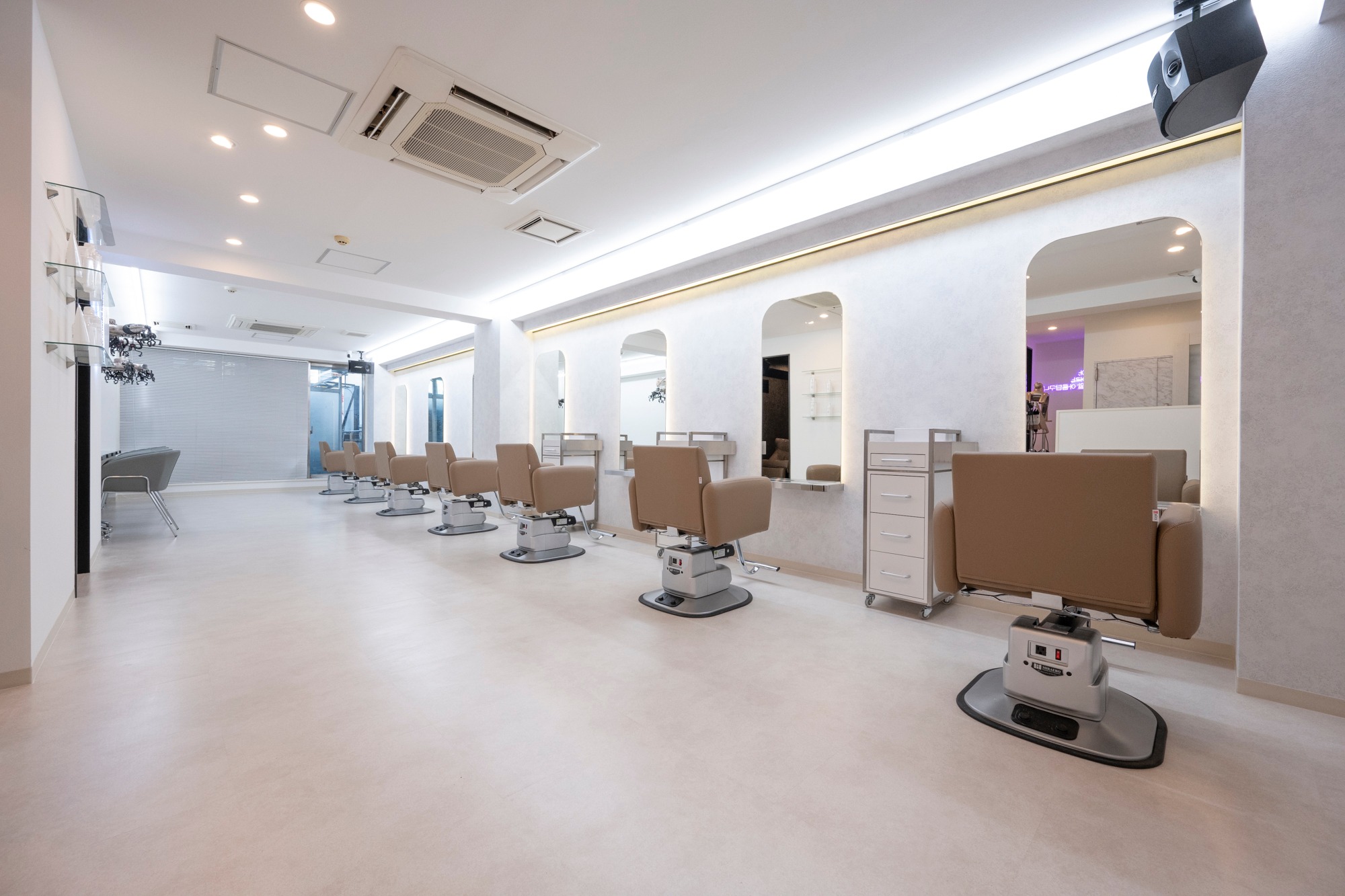AVA HAIRのセット面